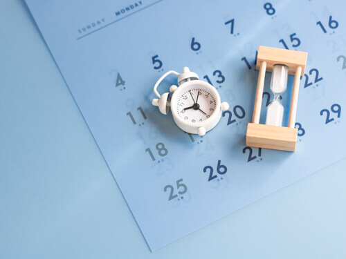 全社 年間休日数の増加